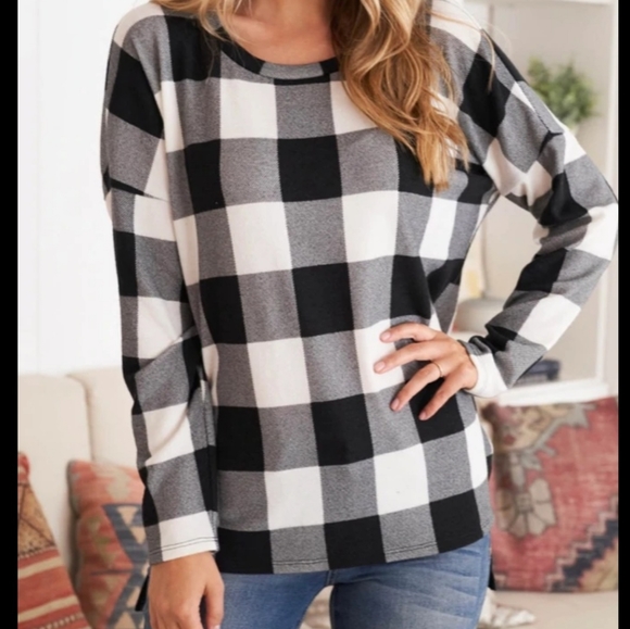 NWOT Buffalo Plaid Hacci Top - Picture 1 of 2